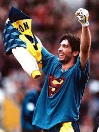 43 yaşında parma'ya i̇mza atan efsane kaleci buffon, superman videosu ile duyuruldu. Pin On Futbol Football