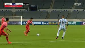 축구 경기 규칙은 1863년 당시 새롭게 창설된 축구 협회에 의해 런던에서 만들어졌습니다. Zwhgmogzikcsbm