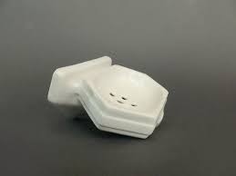 Porte Savon Mural Art Deco En Porcelaine Blanche Ancien Etsy Soap Holder White Porcelain Bathroom Soap Holder