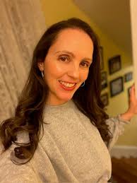 Our next pairing is another long time Professional instructor who brings  years of dancing to the event with beauty and grace with every preformance Samara  Guzmán and he's the Owner of the