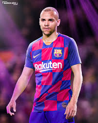 Their strengths are gentle, softhearted, considerate, attractive, hardworking. Martin Braithwaite Barcelona Wallpapers Wallpaper Cave