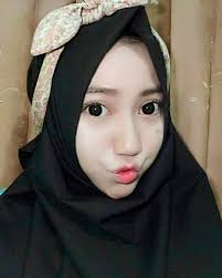 Disini saya bilang lucu karena hasilnya akan terlihat seperti kartun dan sangat cocok bila digabungkan dengan gambar gambar lucu lainnya untuk dijadikan sebuah poster secara utuh. Foto Cewek2 Cantik Lucu Berhijab Anak Remaja Smp