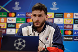 Paris Saint-Germain - FC Bayern im Live-Blog: PSG-Profi über Bayern-Star – "Er ist eine Legende"