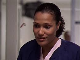 Napansin ko lang na ito yung parehong nurse na nag-akala na si Cutty ay  "isa lang na gangster" at mamaya ay lumilitaw kasama siya saglit sa montage  ng S04. : r/TheWire