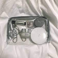 こだわりはカバンの中にあり クリアポーチで 魅せる コスメ収納を実現セヨ したいが見つかる 流行先取りメディア petrel ペトレル メイクバッグ メイクポーチ おしゃれ メイクポーチ