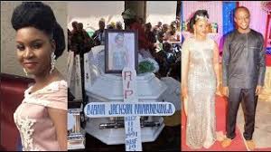 Mamia ya mabibi harusi katika arusi ya halaiki wamepewa silaha ya kujilinda dhidi ya waume zao wanaponyanyaswa. Vilio Na Simanzi Mbeya Mazishi Ya Bibi Harusi Aliefariki Kabla Ya Harusi Youtube