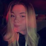 Samantha Wooster's Instagram, Twitter & Facebook