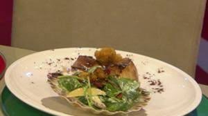 Grill Den Henssler Rezepte Zur Kochshow Mit Kakao Gebratene Jakobsmuscheln Mit Pfirsich Spinat Salat Steff Rezepte Grill Den Henssler Rezepte Spinat Salat
