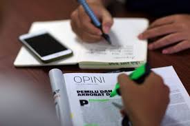 Terselesaikannya karya tulis ilmiah ini tidak terlepas dari peran serta berbagai pihak. Berita Cara Menulis Opini Bukan Hanya Sekadar Pendapat