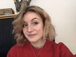 I Woke Up And My One Side Is Beautiful Full Curls The Other A Frizzy Mess How Can I Prevent This Hair Beauty Skin Deals Me Fas Frizzy Curls Hair Health