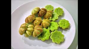 Makcikmanggisingredients :3 grade b eggs150g sugar¼ teaspoon salt125ml kuih bakar pandan. Kueh Cara Mini Mini Pandan Sponge Cake Youtube