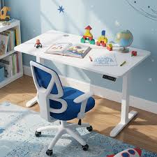 Ergonomic study corner for a child in a Mauritian home