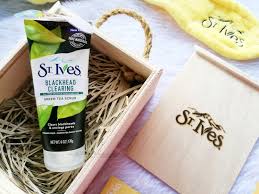Segala bintik, flek, atau noda yang mengganggu di wajah dapat dipudarkan hanya dengan kentang karena adanya pati serta enzim bermanfaat. Cara Mudah Hilangkan Bintik Hitam Dengan St Ives Blackhead Clearing Green Tea Scrub Blog Lea Azleeya