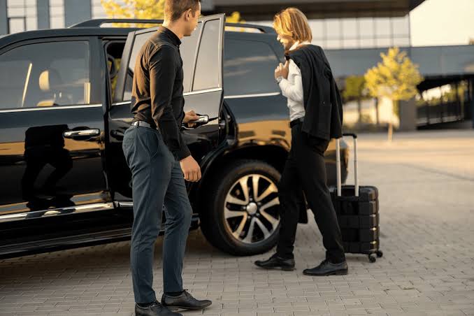 Corporate Transportation & Business Travel Limo Services | Canadian Limos
