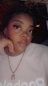 Kizzie Watts's Instagram, Twitter & Facebook