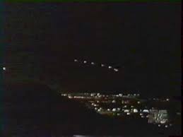 This Is The Phoenix Lights Sighting The Military Wants You To Think These Were Flares Deployed From Jets Thousands Of Eyewitnesses Would Disagree Ovni