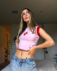 Facebook gives people the power. Coco Arquette On Instagram I M Too Uncomfortable To Look At The Camera Vintage Outfits Cool Fits Clothes