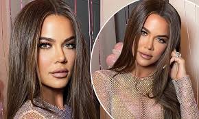 Khloé kardashian is no stranger to changing up her look. Khloe Kardashian Says She Looks So Different Due To Hair Color Daily Mail Online