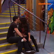 leans in and kisses cat . Nickelodeon Cat Got A New Boyfriend On This Day Victorious Facebook