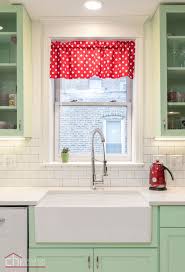 a 1950s retro chicago kitchen