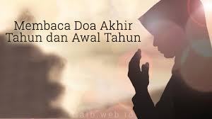 Doa akhir tahun dibaca 3 kali pada akhir waktu asar atau sebelum masuk waktu maghrib pada akhir bulan zulhijjah. Tata Cara Membaca Doa Akhir Tahun Dan Awal Tahun Dunia Gaib Dan Spiritual