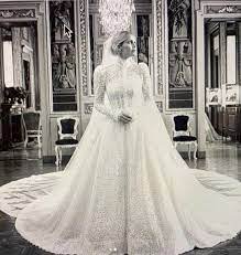 Now the glamorous blonde has disclosed the touching details of greg's proposal, as well as discussing princess diana's influence on her life. Ejnagkwyw 6ltm