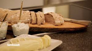 Das Bild Zeigt Das Fertige Gericht Walnussbrot Mit Zitronenbutter Und Krauterquark Bildquelle Wdr Walnussbrot Zitronenbutter Lebensmittel Essen