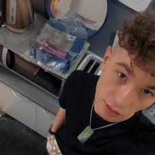 Floyd Graves (@applefloyd199)