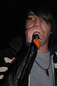 Kelly Loper's Instagram, Twitter & Facebook