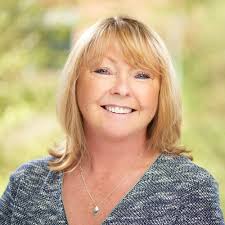 Colette Hurst's Instagram, Twitter & Facebook