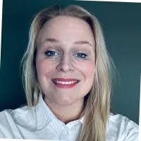 Anna Hamlin's Instagram, Twitter & Facebook