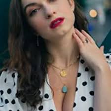 Anna Delaney (played by Sydney Meyer) outfits