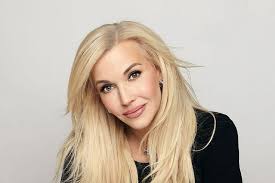 Tavia Hunt, wife of Chiefs owner, slams US Justice Department for alleged  voting by illegal immigrants