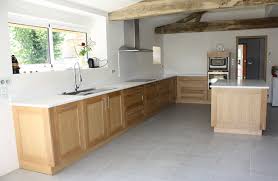 Cuisine Chene Vernis Et Plan De Travail En Pierre Sur Mesure Ouvrard Guillotteau La Roche Sur Yon Png 700 458 Cuisine Chene Cuisine Cuisine Sur Mesure