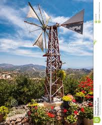 So wie bei mir gezeigt ist die sammlung als blickfang einzigartig. Windmuhlen Garten Mountain View In Kreta Griechenland Stockbild Bild Von Windmuhlen Griechenland 41275725