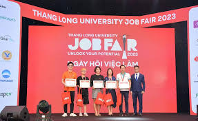 Sôi nổi cùng gian tuyển dụng của BRAVO tại Thăng Long Job Fair 2023