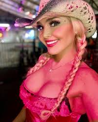 Brittany Lee (@maximbrittanylee) • Instagram photos and videos