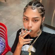 Các bạn lại đi kéo Jada không vì lý do gì cả. Họ đang trong một mối quan hệ  CỞI MỞ !! ️