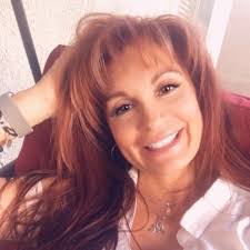 Ivory Cunningham's Instagram, Twitter & Facebook