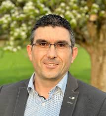 Manuel Hammer Dipl. Wirtschaftsinformatiker (BA) verheiratet, 2 Kinder  Beruf: IT- und Bau-Projektleiter Interessen: Fußball, Reisen, Jagd, Natur