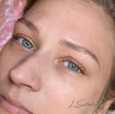 ✨ Sourcils poudrés ✨ Notre spécialité, pour un rendu doux et naturel. Après  cicatrisation, l'intensité diminue d'environ 30 à 40 %, laissant un  résultat parfaitement fondu et harmonieux avec vos traits. L'objectif :