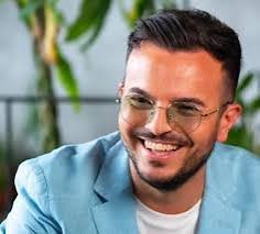 Frattamaggiore: Andrea Sannino il 15 maggio al Vega Cafe', per il suo libro  “Abbracciame”