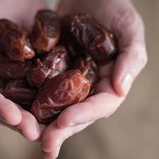 Di rumah kami kurma bukan hanya di makan di bulan puasa sahaja. Wajib Tahu Efek Samping Dan Manfaat Kurma Bagi Kesehatan Bisnis Liputan6 Com