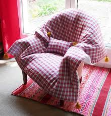 Articles Similaires A Courtepointe Plaid Boutis Couette Couverture 100x100 Cm En Coton A Carreaux Ecossais Rouge Et Blanc By Maison Tante Cath Sur Etsy Jete De Canape Interieur Classique Rouge Et