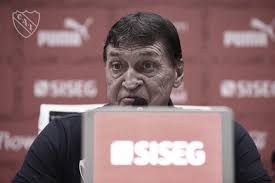 Falcioni, que asumió en el rojo hace unos meses para dirigir la copa liga profesional, está en buen estado de salud y estuvo hoy en el predio de villa domínico. Falcioni Tras El Empate De Independiente Ante Boca Nos Hicieron 4 Goles En 7 Partidos Vavel Argentina