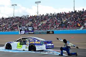 1 here's how tiger woods is doing days after his terrifying car crash 2 lady blaney, who is one of elliott's closest friends, has been hosting nascar's most popular driver as. Chase Elliott Is Your Nascar Cup Series Champion