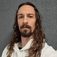 40+ profilů „Lawrence“