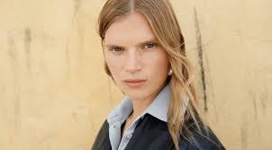 Travis Earle's Instagram, Twitter & Facebook