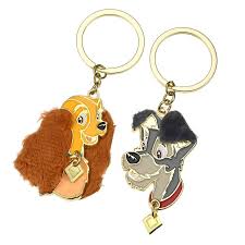 キーホルダー キーチェーン レディ トランプ ペアのご紹介です ディズニーキャラクターグッズ 公式ストアdisneystore ファッション 雑貨 おもちゃ 文具など幅広いディズニーグッズを販売しています プレゼントやギフトの通販にも最適です キーチェーン