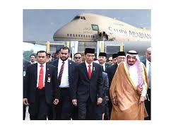 Bashir diketahui sedang berada dalam perjalanan ke iran untuk menghadiri pelantikan presiden baru iran. Raja Arab Saudi Salman Bin Abdul Aziz Al Saud Tiba Di Halim Perdana Kusuma Disambut Presiden Jokowi Sorot Indonesia